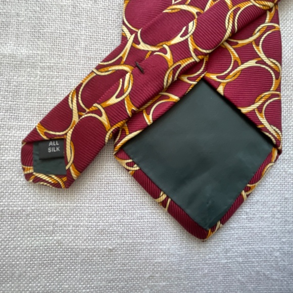 •Tom James Burgundy Gold Geometric Design Silk Tie - Picture 5 of 10